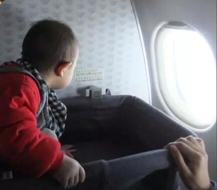 美国生孩子宝宝坐飞机需要注意哪些
