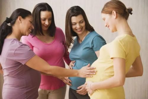 国外生孩子方法：外国孕妇是怎么生孩子的？
