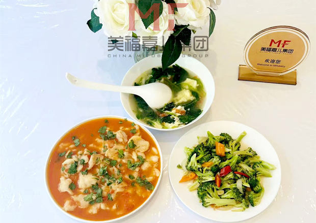 选美福嘉儿到美国生宝宝，饮食体验有多贴心